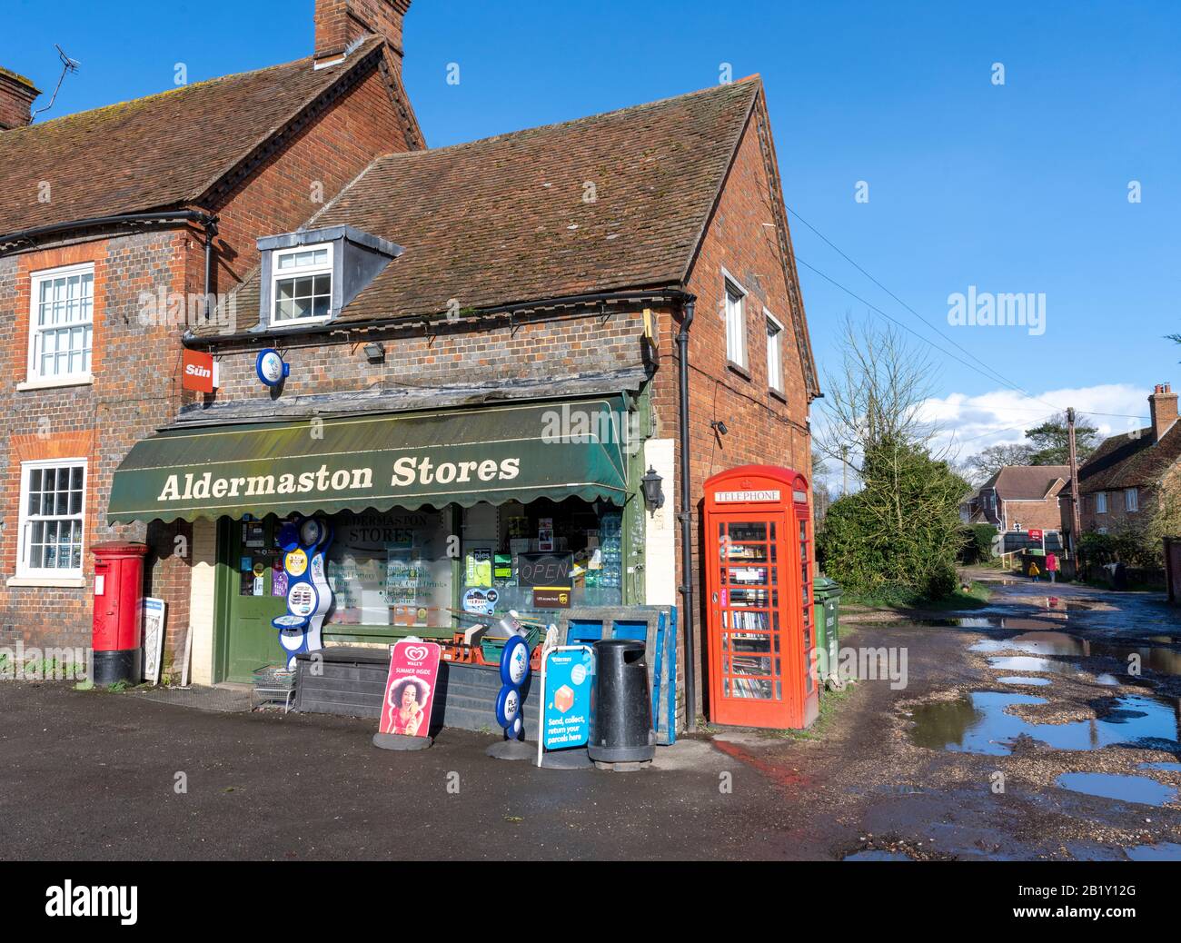 Aldermaston Stores the village shop, Aldermaston, Berkshire, England, UK Stock Photo