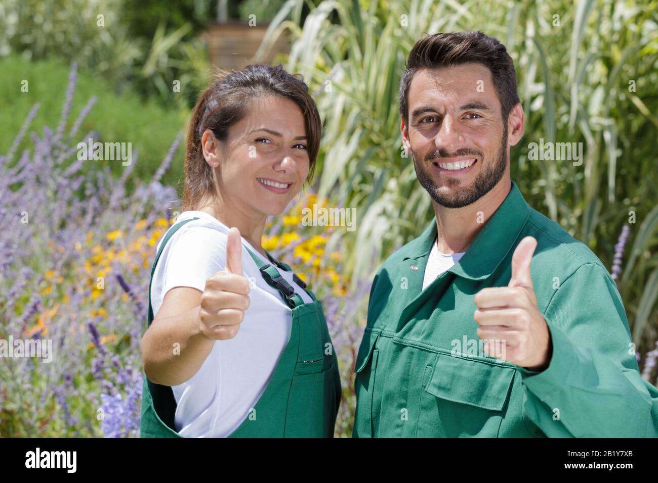 Aged couple showing thumbs up hi-res stock photography and images - Alamy