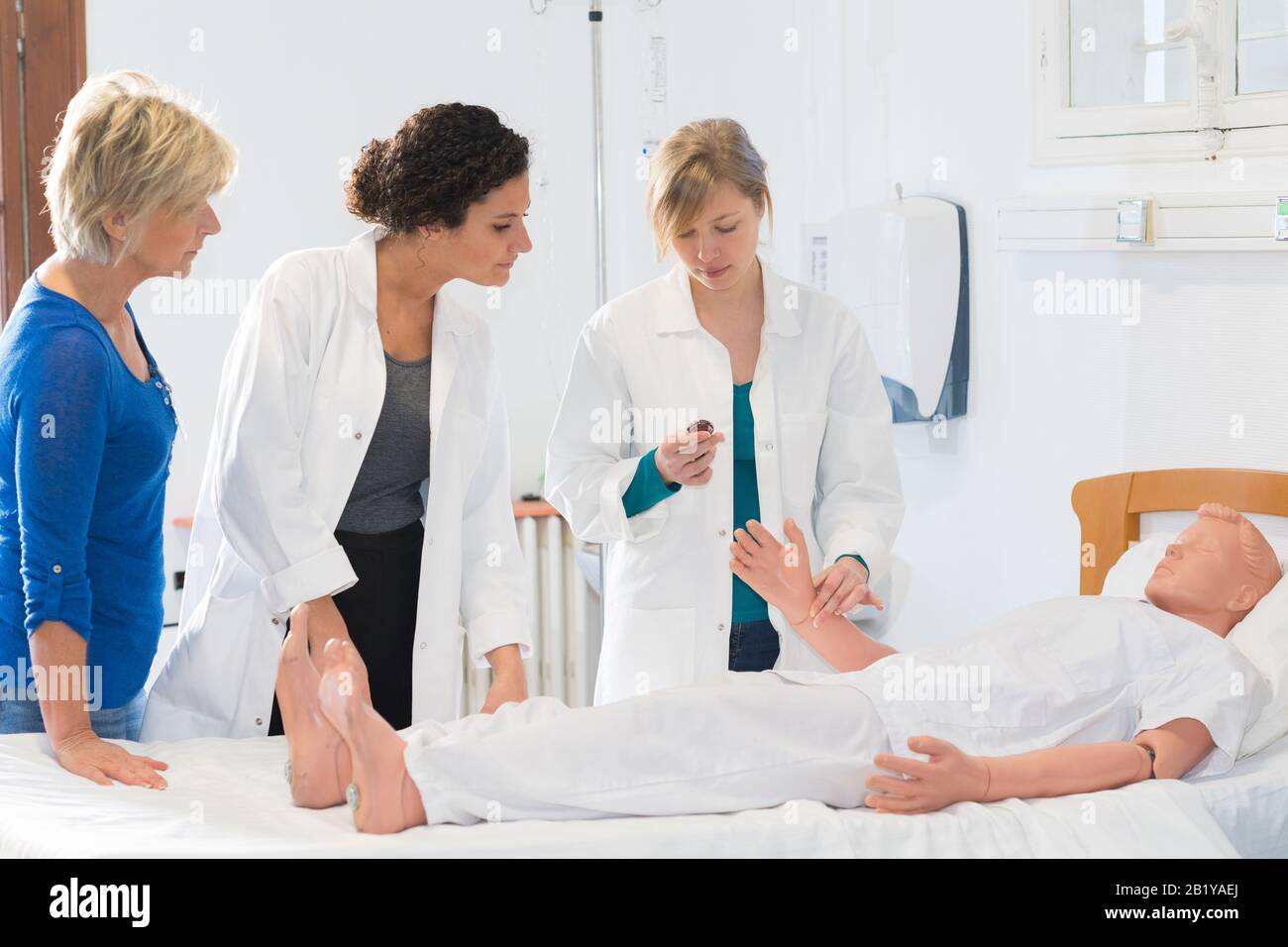 measurement of blood pressure auscultatory method Stock Photo Alamy