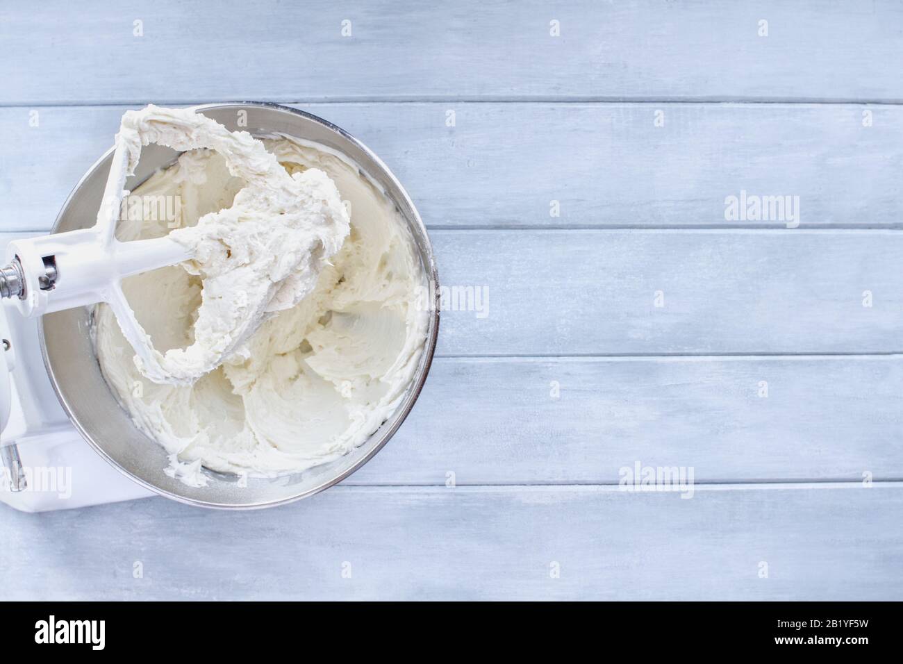Keto cream cheese frosting hires stock photography and images Alamy