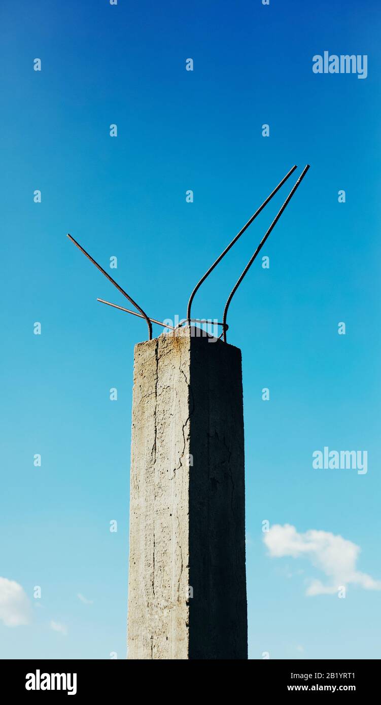 a concrete pylon under construction Stock Photo Alamy