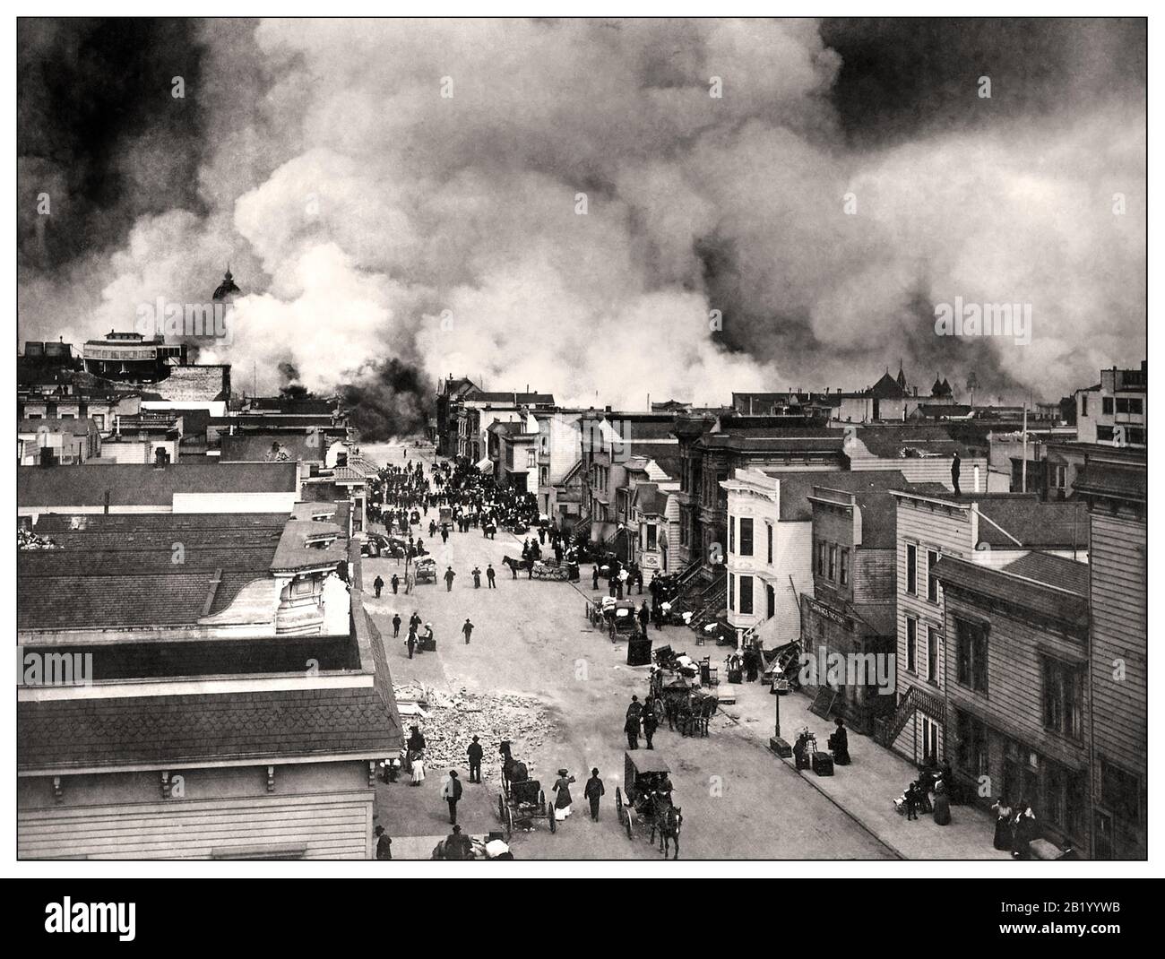 San Francisco Earthquake of 1906 B&W image of San Francisco Mission District burning in the aftermath of the San Francisco Earthquake of 1906. California US A major earthquake that struck San Francisco and the coast of Northern California at 5:12 a.m. on Wednesday, April 18, 1906 Stock Photo