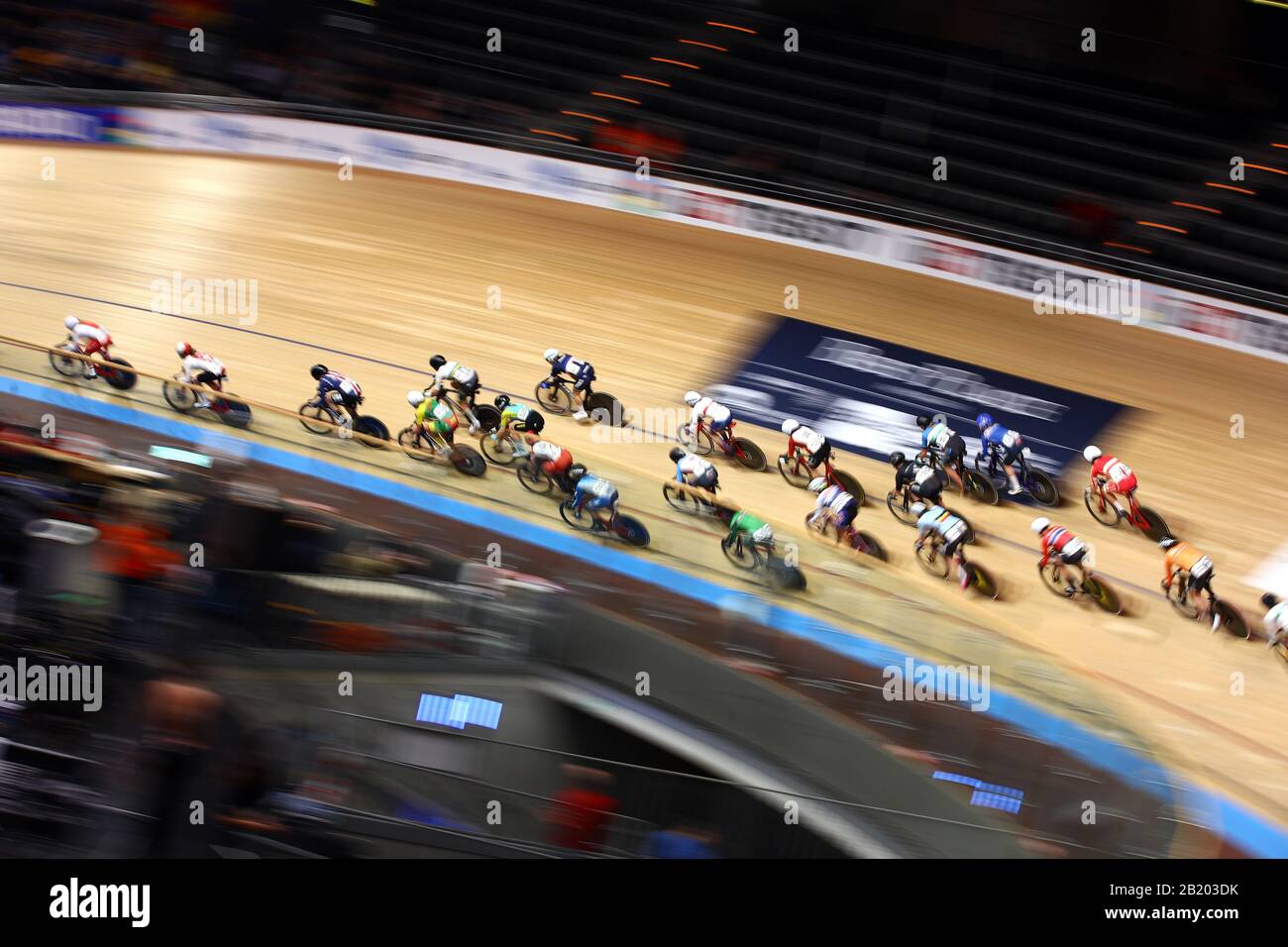 scratch race track