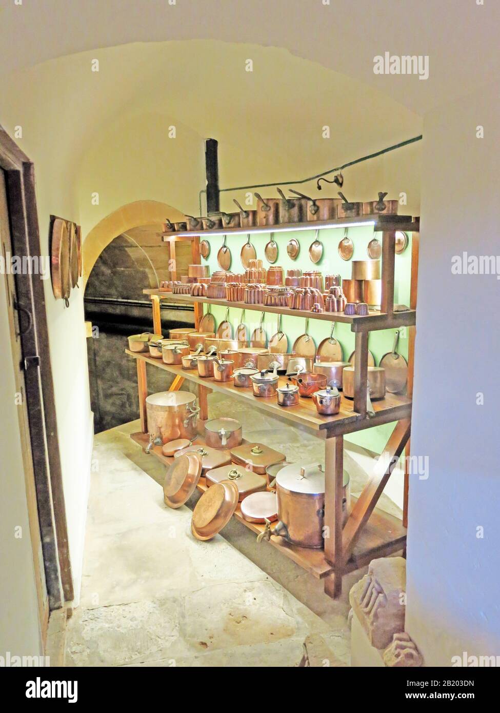 Copper pots and pans hires stock photography and images Alamy