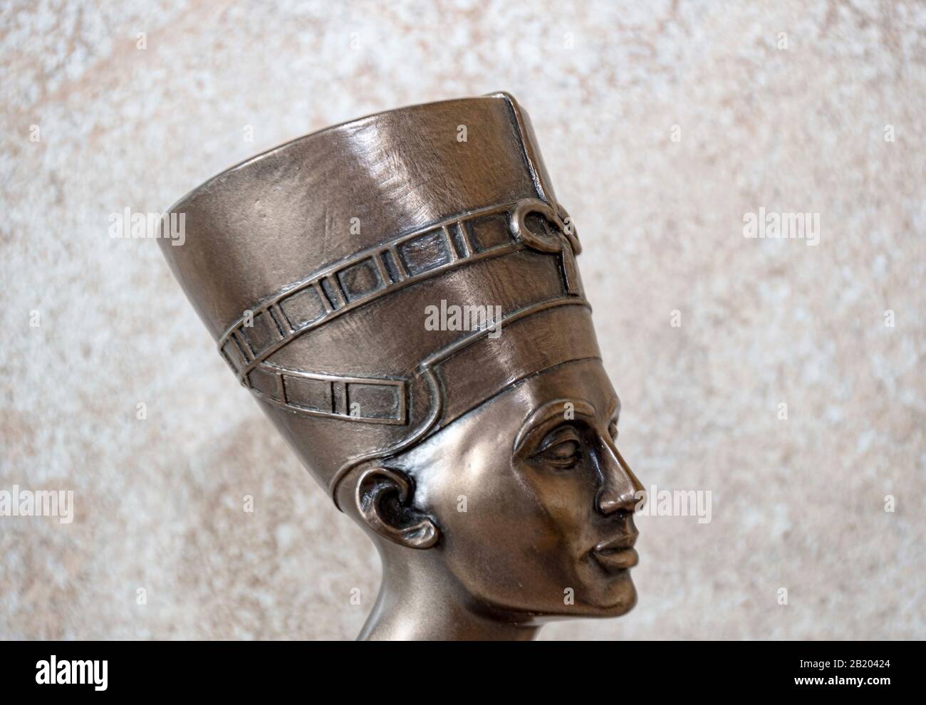 Nefertiti statue hires stock photography and images Alamy