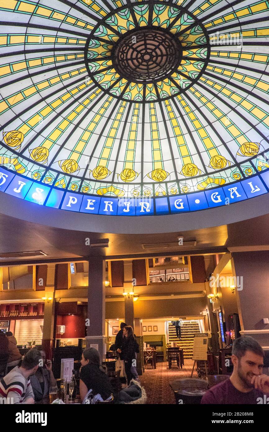 Wetherspoons interior hi-res stock photography and images - Alamy