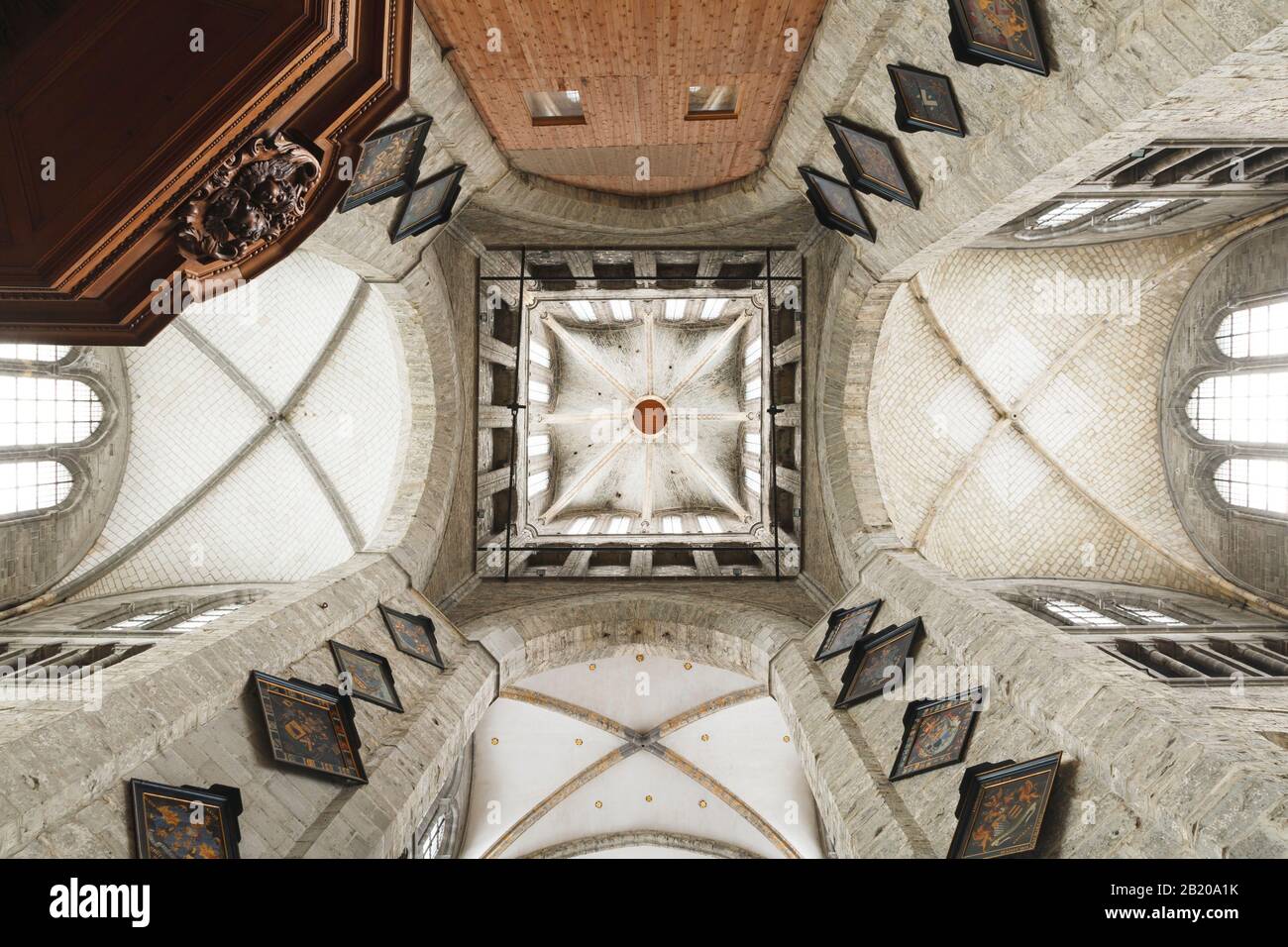 Saint nicholas church interior hi-res stock photography and images - Alamy