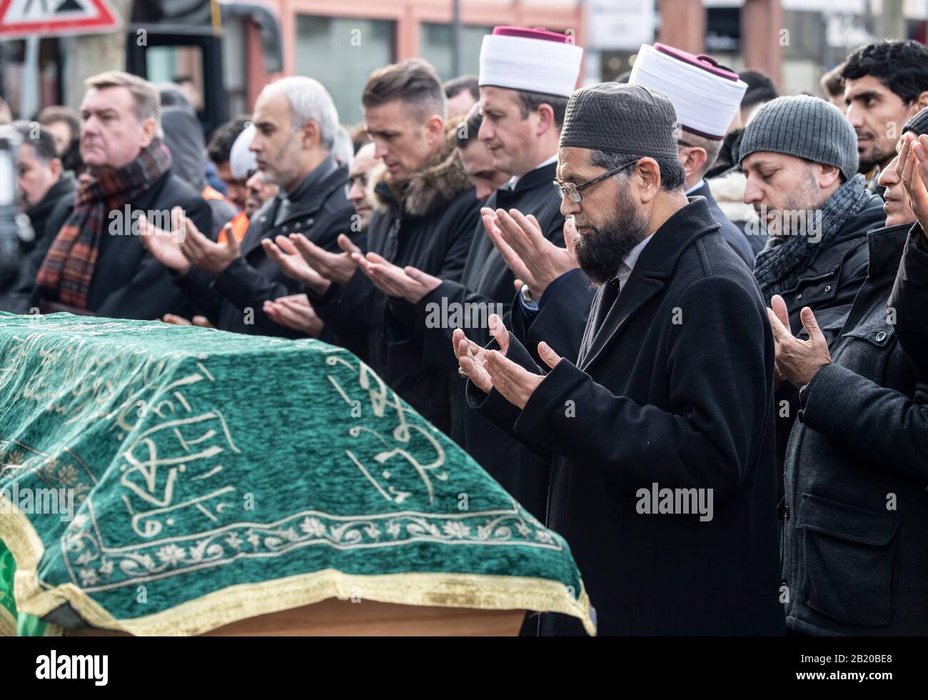 Prayer for the dead hires stock photography and images Alamy