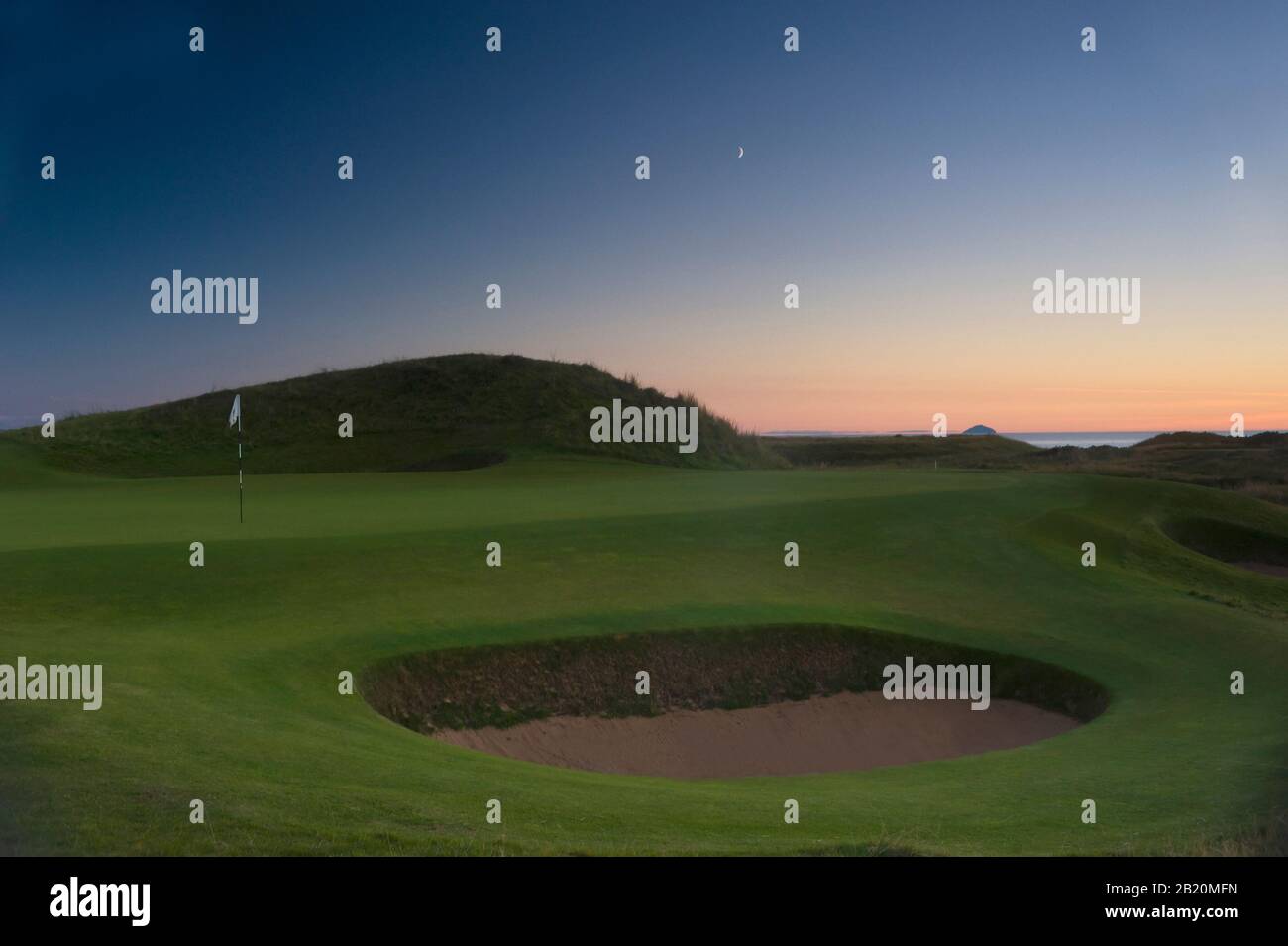 Postage stamp golf hole hi-res stock photography and images - Alamy