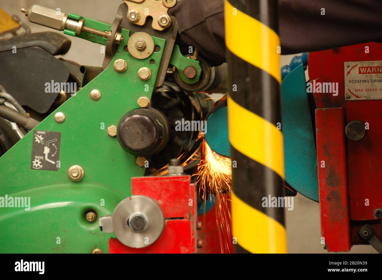 Sharpening john deere mower hires stock photography and images Alamy
