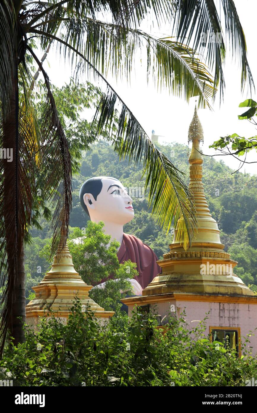 Sitting Buddha at Win Sein Taw Ya, near Mawlamine. Stock Photo