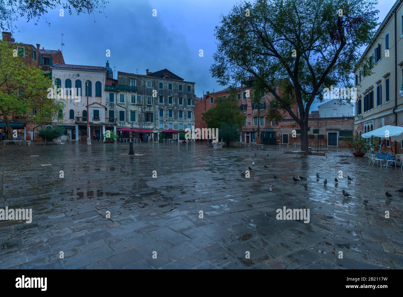 Campo del Ghetto Nuovo in the rain, Venice, Veneto, Italy Stock Photo