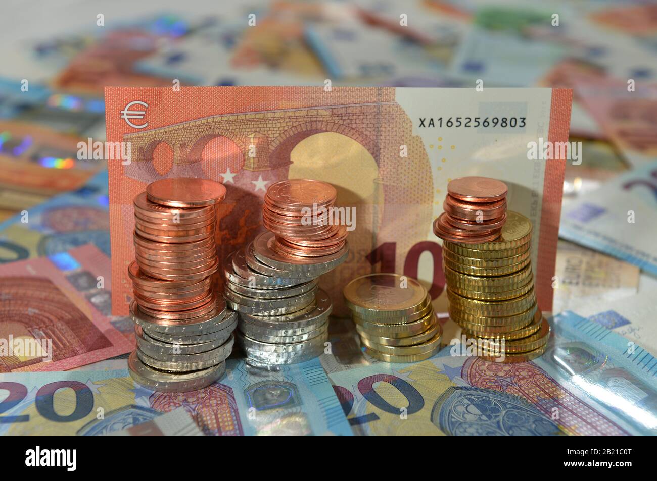 Centmuenzen, Euromuenzen, Euroscheine Stock Photo - Alamy