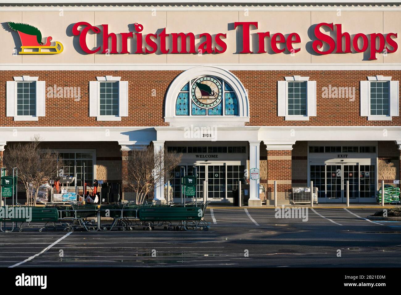 Store storefront shop shops hires stock photography and images Alamy