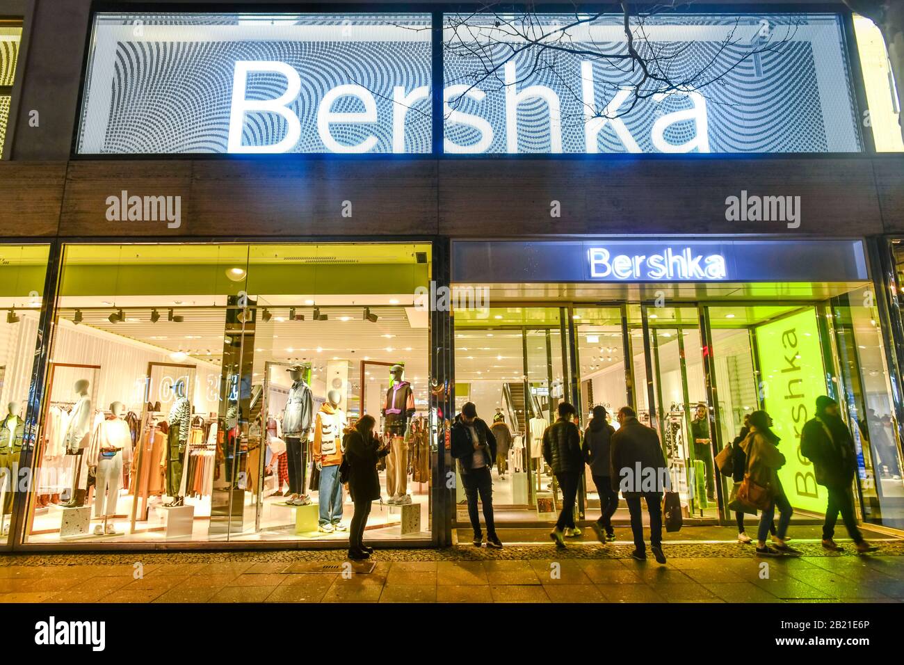 محطة الشعراء نجاح bershka berlin kudamm - balestron.com