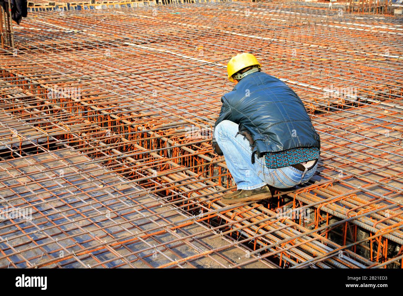 Construction Workers Work In Site Stock Photo Alamy construction-workers-work-in-site-stock-photo-alamy