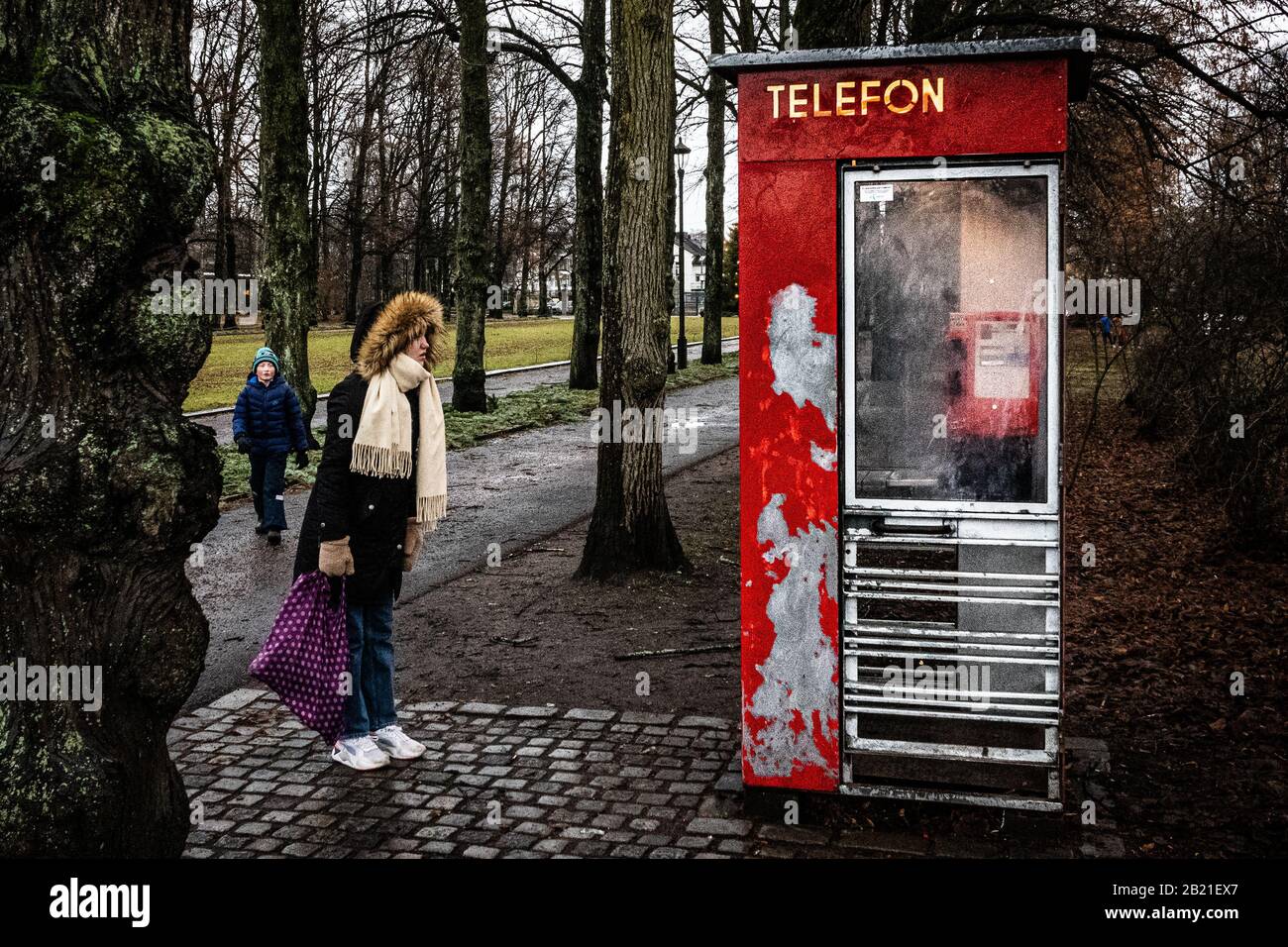 Vintage phone booth hi-res stock photography and images - Alamy