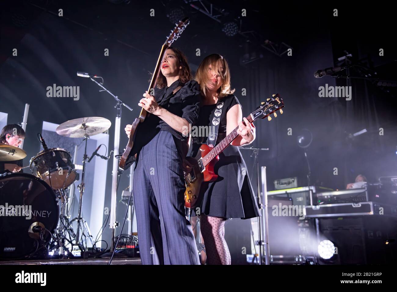 Manchester, UK. 27th February 2020. Carrie Rachel Brownstein and Corin Lisa Tucker of the band Sleater Kinney perform at the Manchester  Academy  on their  “The Center Won’t Hold” UK tour, Manchester 2020-02-27 . Credit:  Gary Mather/Alamy Live News Stock Photo