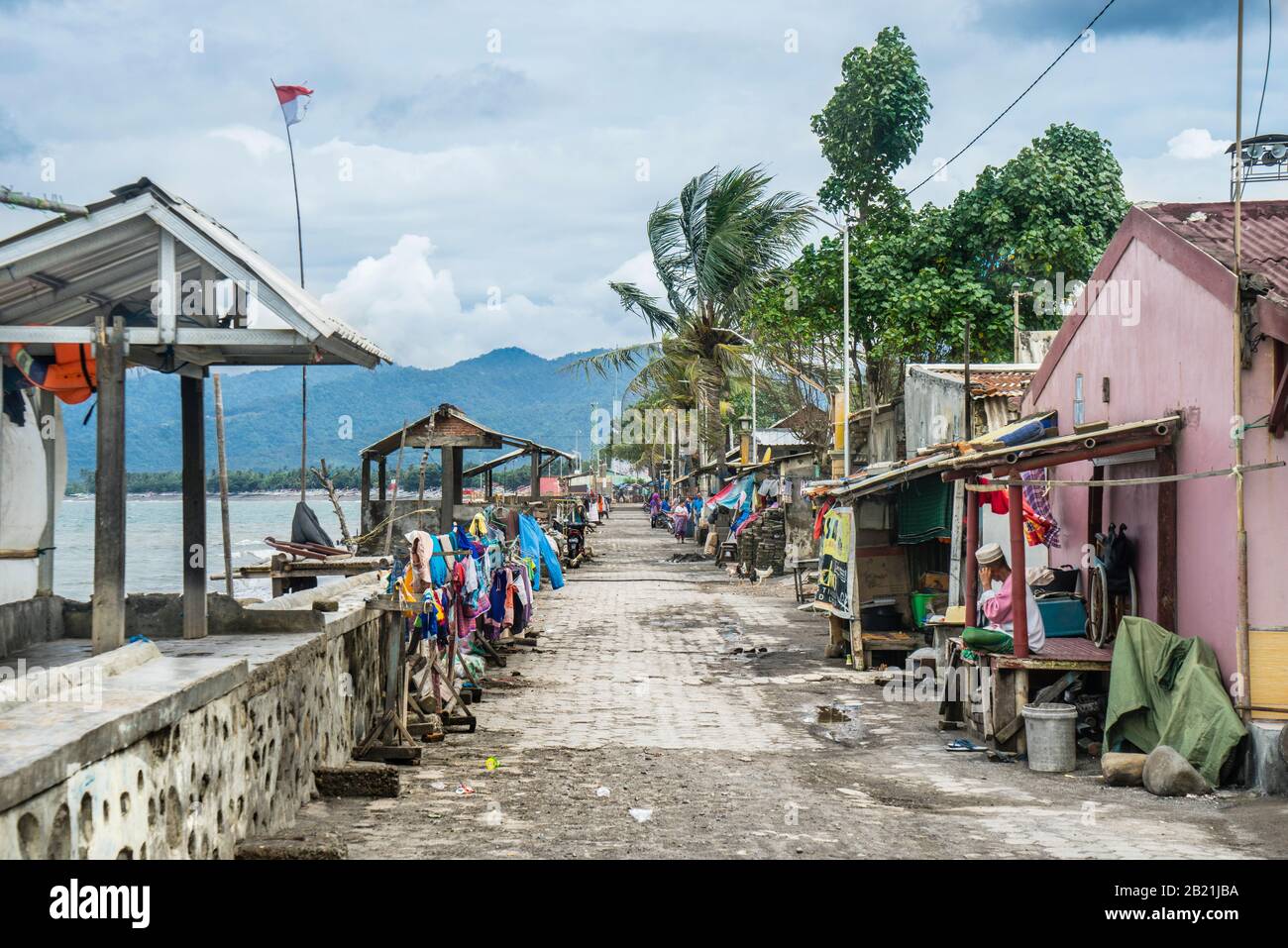 https://c8.alamy.com/comp/2B21JBA/jalan-pantai-ampenan-at-the-seaside-suburb-of-mataram-lombok-west-nusa-tenggara-province-indonesia-2B21JBA.jpg