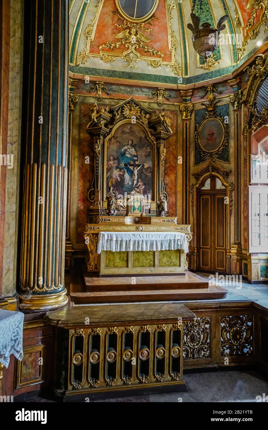 The chapel inside the Palace of Queluz, is a Portuguese 18th-century palace located at Queluz near Lisbon.  It was architect by Mateus Vicente de Oliv Stock Photo