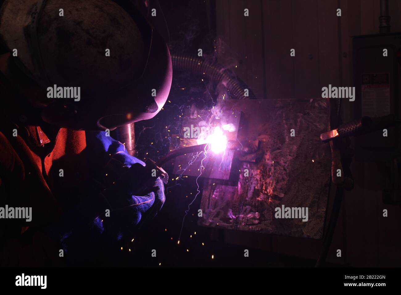 Spot welding machine hires stock photography and images Alamy
