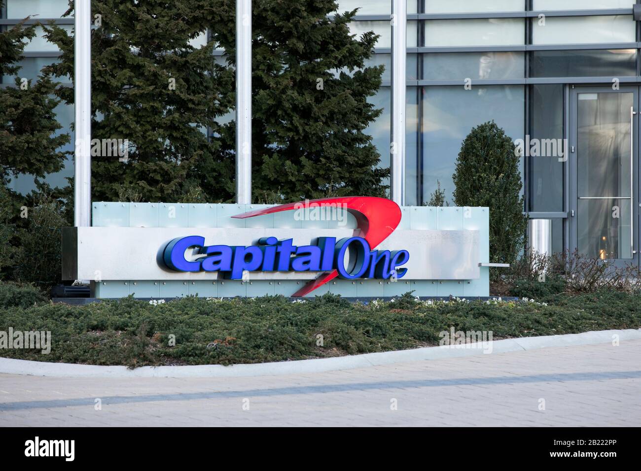 Capital one headquarters virginia hi-res stock photography and images ...