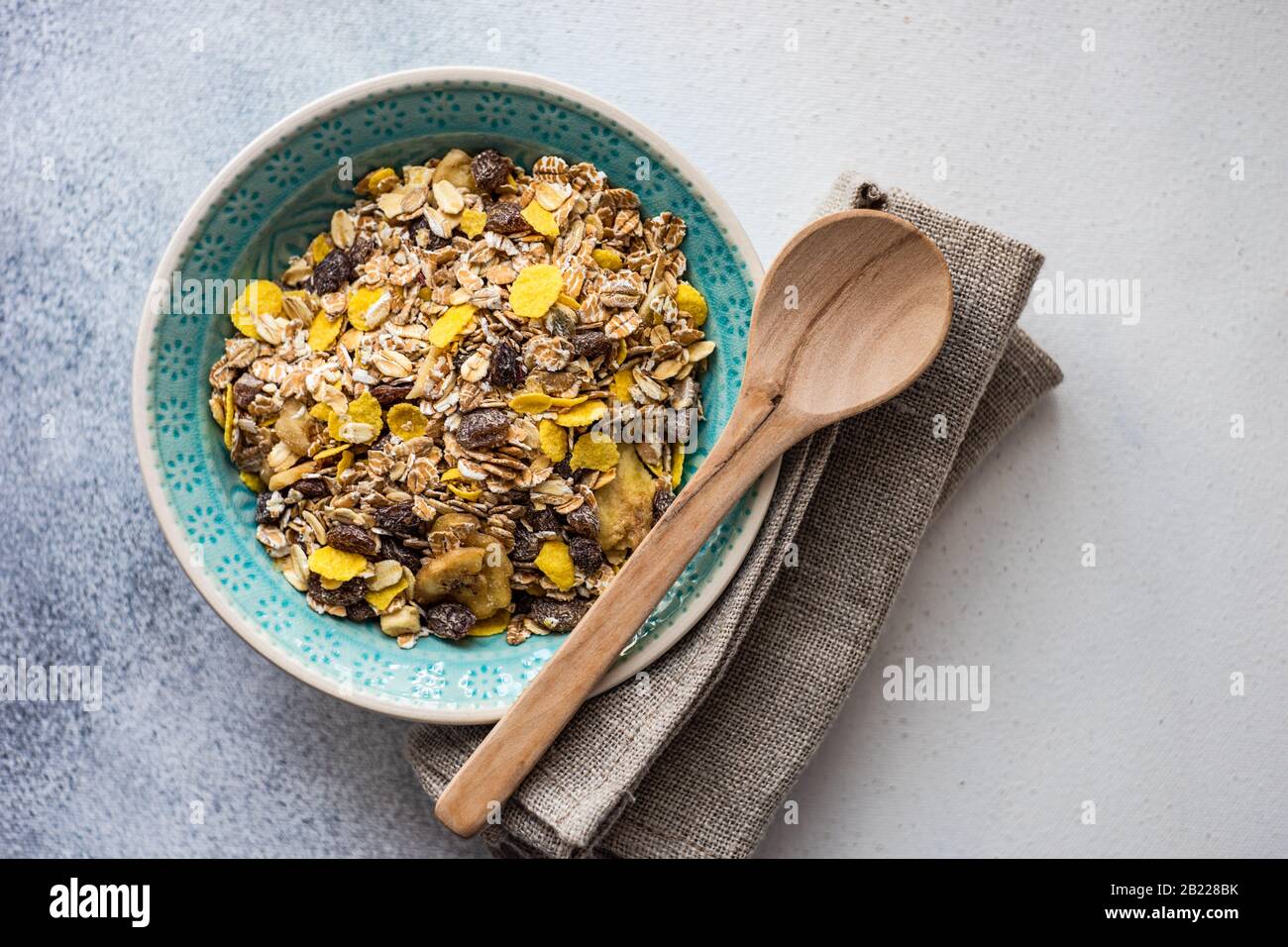 Healthy breakfast concept with oatmeal and fruits on rustic background ...