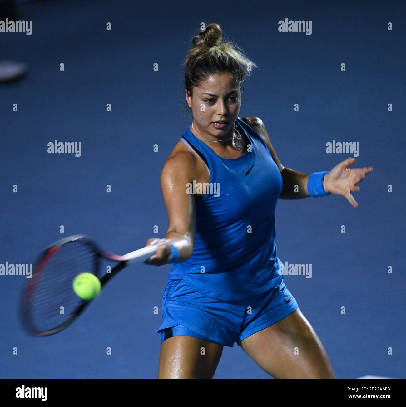 Acapulco, Mexico. 28th Feb, 2020. Renata Zarazua of Mexico hits a return  during the women's singles semifinal match between Renata Zarazua of Mexico  and Leylah Fernandez of Canada at the 2020 WTA