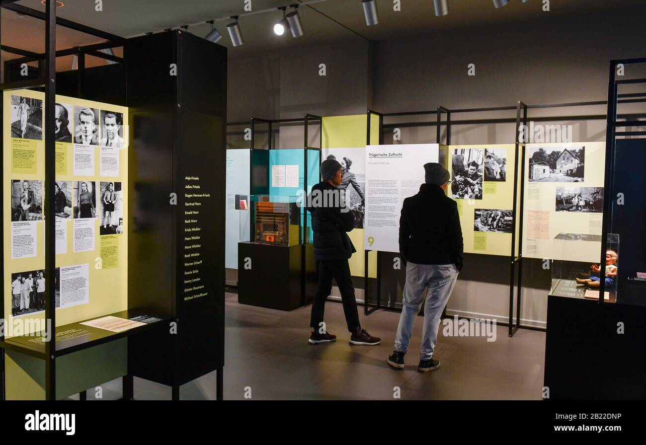 Ausstellung, Gedenkstätte Deutscher Widerstand, Stauffenbergstraße, Tiergarten, Mitte, Berlin, Deutschland Stock Photo
