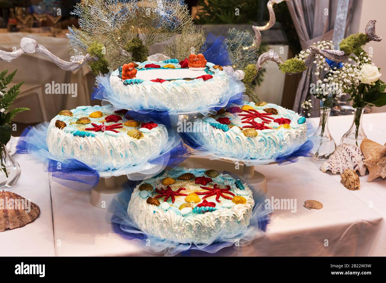 Animal theme cake hi-res stock photography and images - Alamy