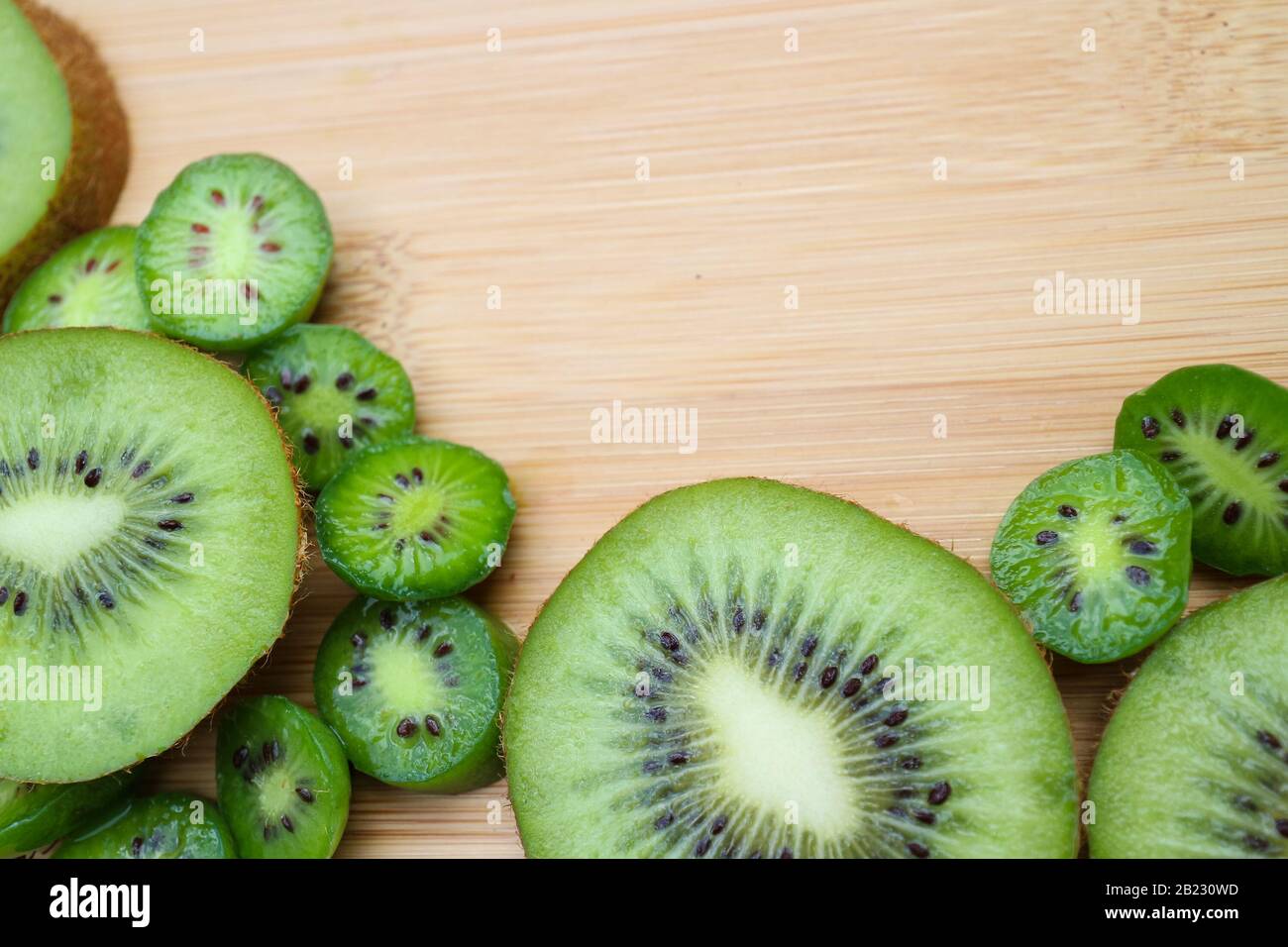 Kiwi top view hi-res stock photography and images - Alamy