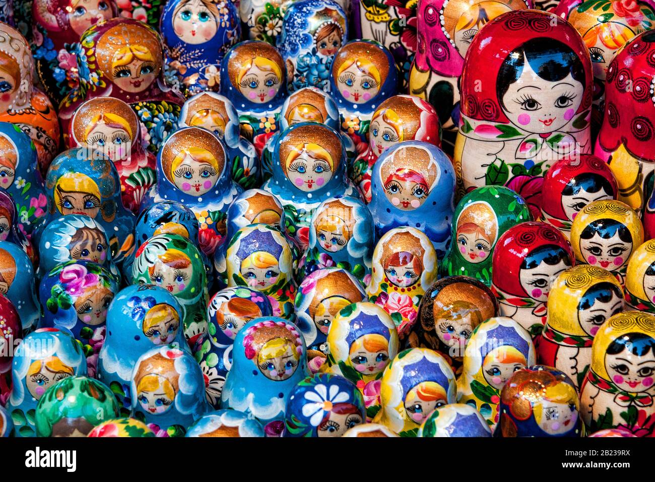 Russische Puppen - Matroschka oder Matrjoschka Stock Photo