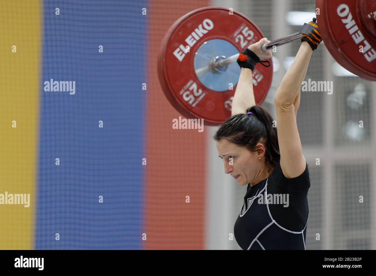 Women weightlifting competition hi-res stock photography and images - Alamy