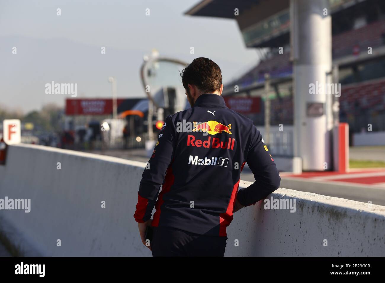 redbull racing personal during Pre-season Testing 2020, Barcelona (Spain), Italy, 21 Feb 2020, Motors Formula 1 Championship Stock Photo