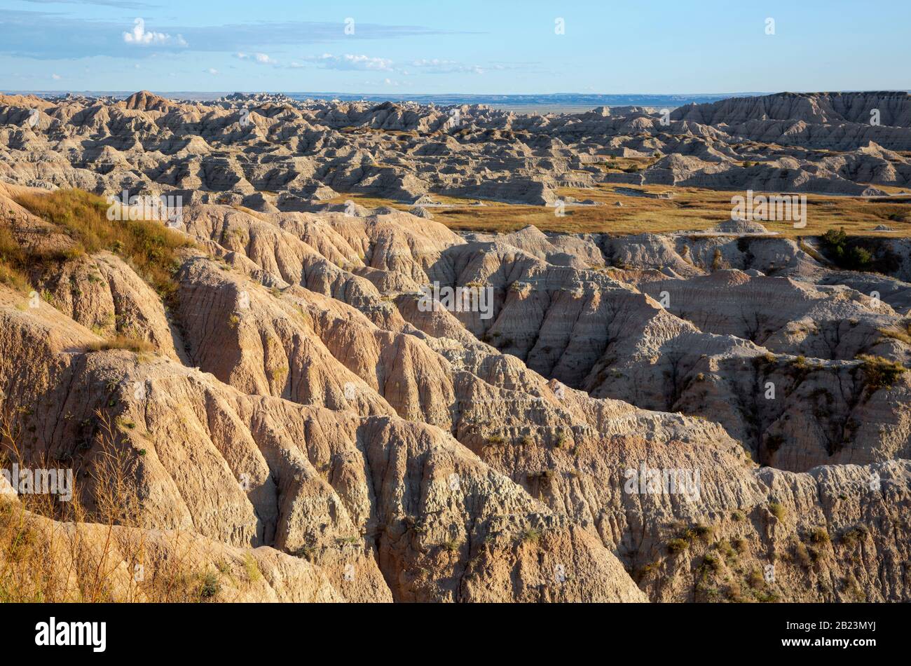 SD0024400....SOUTH DAKOTA Layered sandstone ridges and hills viewed