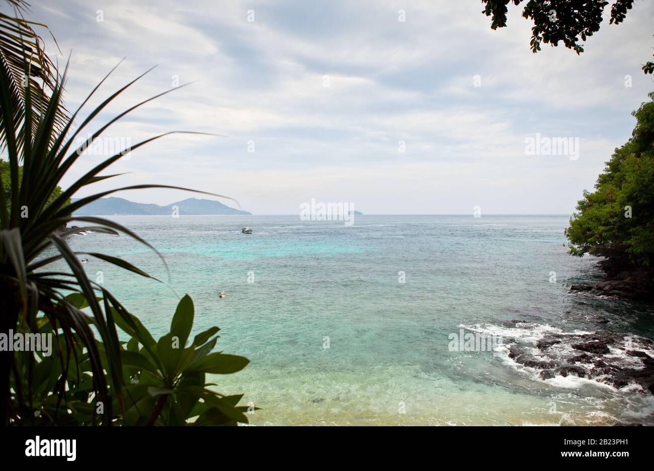 Dramatic indonesian landscape hi-res stock photography and image…