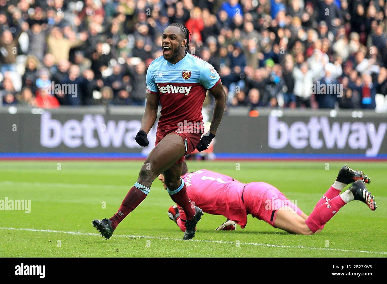London Uk 29th Feb 2020 Michail Antonio Of West Ham United Celebrates After Scoring His Team S