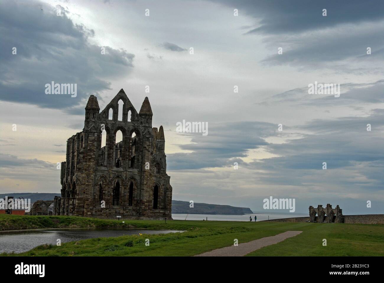 The historical landmark ruins of the 7th century Abbey of St. Hilda at Whitby in North Yorkshire, Britain.   The Abbey was part of King Henry’s V111 ‘ Stock Photo