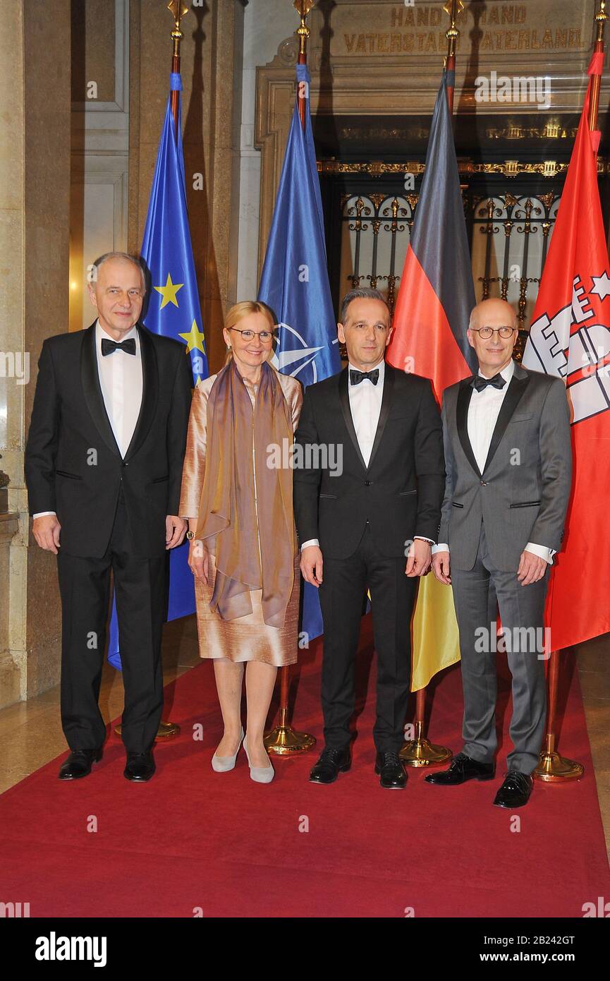 Stellvertretender Generalsekretar Der Nato Mircea Geoana Eva Maria Tschentscher Bundesaussenminister Heiko Maas Und Burgermeister Peter Tschentscher Stock Photo Alamy