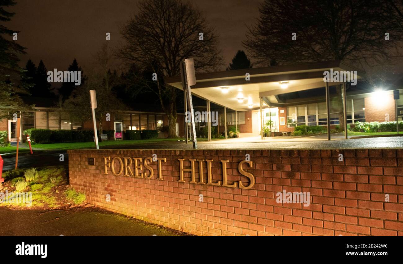 Forest Hills Elementary School in Lake Oswego, Oregon where Oregon public health officials have confirmed a case of community transmission of the COVID-19 coronavirus. The unnamed infected individual has been hospitalized at a local Portland hospital pending a second positive confirmation by the CDC in Atlanta. The school will bremain closed until at least next Wednesday, March 4, 2020. Stock Photo