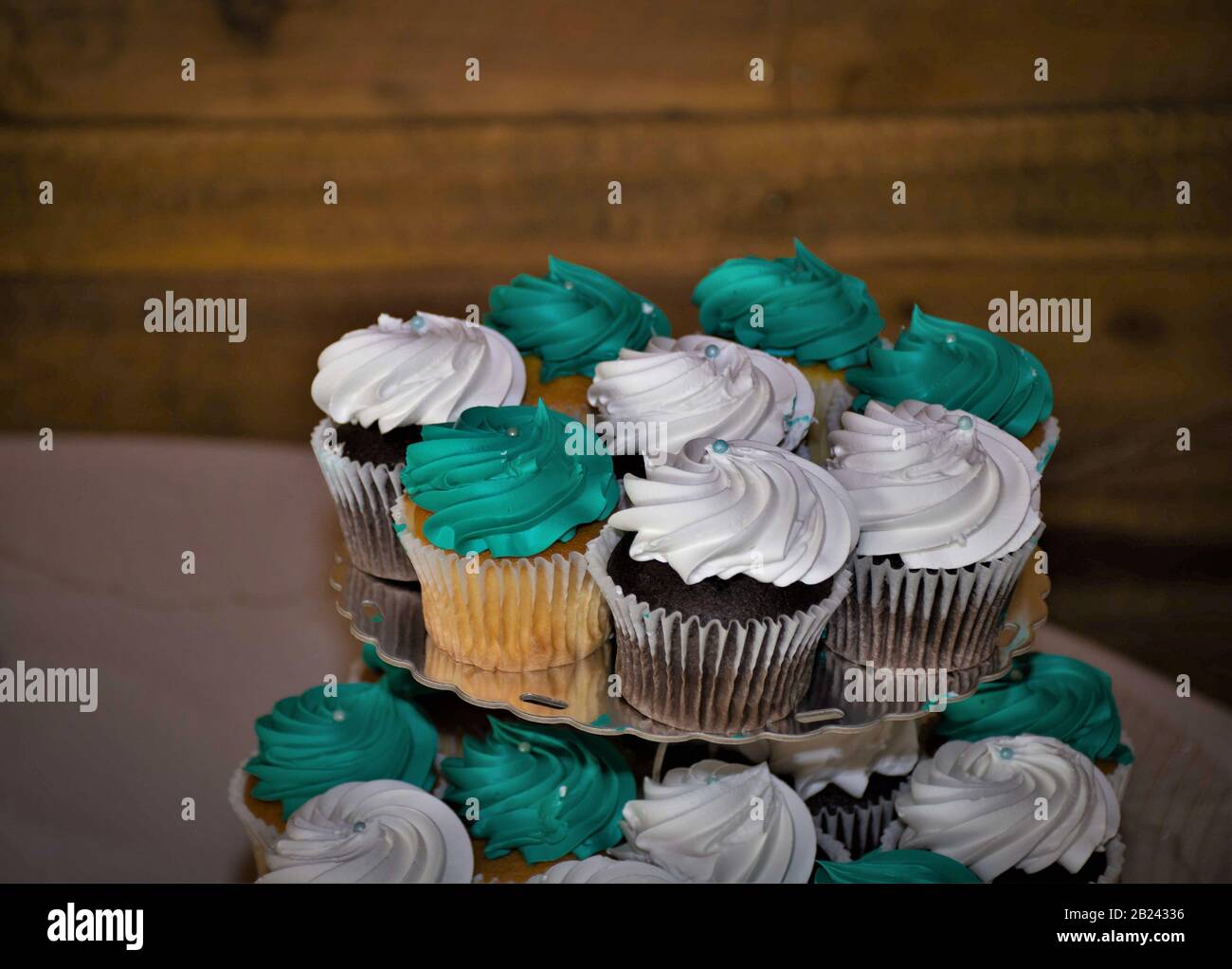 Cupcakes As Finger Food At A Cowboy Wedding In California Stock Photo 
