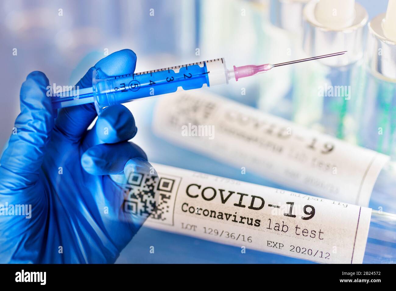 dangerous coronavirus Covid-19 virus in a laboratory - infection of 2019-nCoV virus.  Global pandemic risk due to coronavirus outbreak Stock Photo