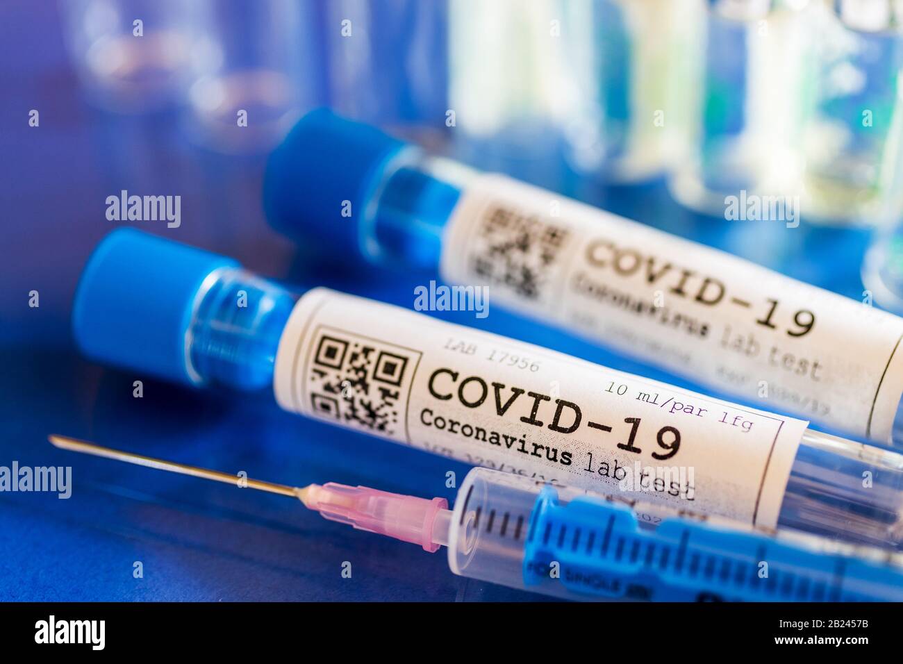 dangerous coronavirus Covid-19 virus in a laboratory - infection of 2019-nCoV virus.  Global pandemic risk due to coronavirus outbreak Stock Photo