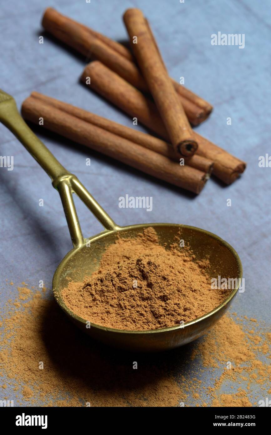 Cinnamon sticks powder hires stock photography and images Alamy