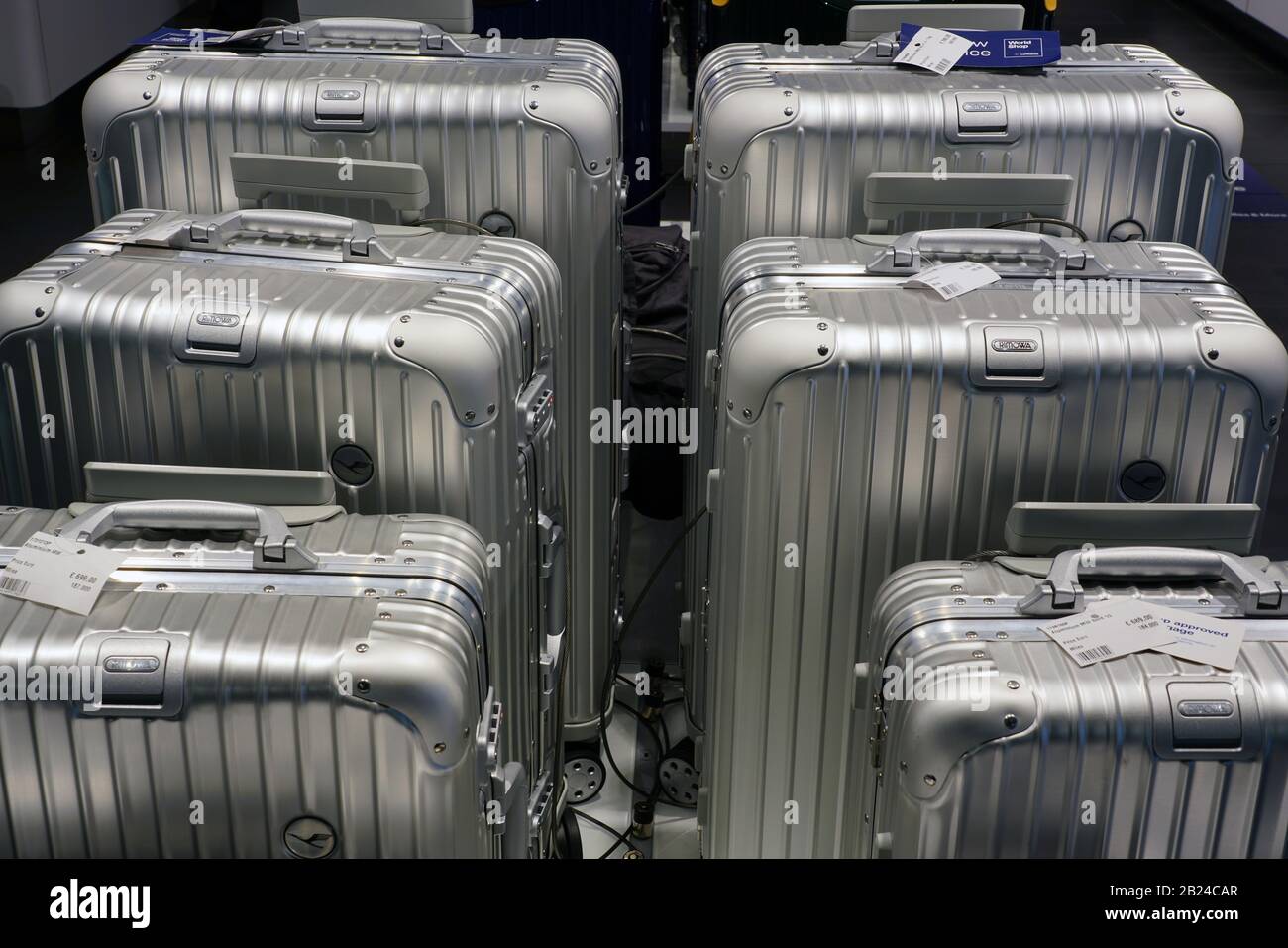 FRANKFURT, GERMANY -11 MAY 2018- Display of colorful metal suitcases in a Rimowa  store. Rimowa is a German company known for its sturdy aluminum and p Stock  Photo - Alamy