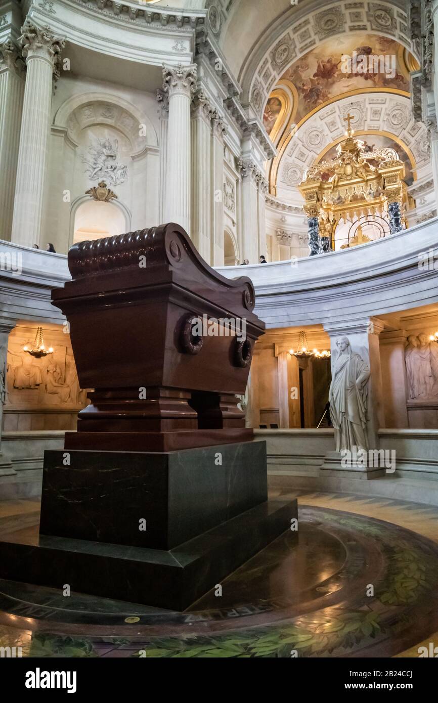 Tomb of Napoleon Bonaparte (1769–1821) made of red quartzite on a green granite base. Les Invalides, Paris, France Stock Photo