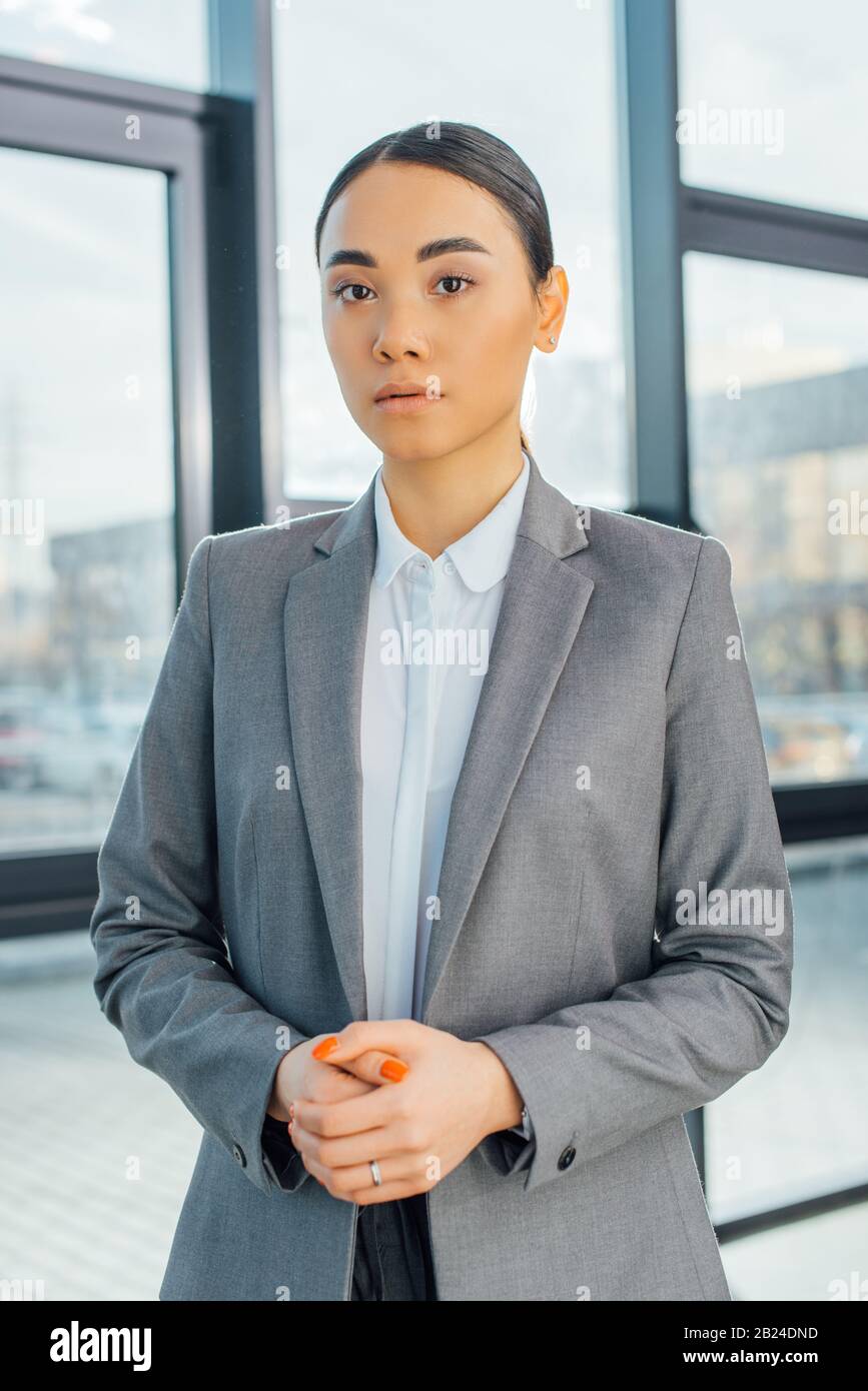 Beautiful asian businesswoman standing hi-res stock photography and ...