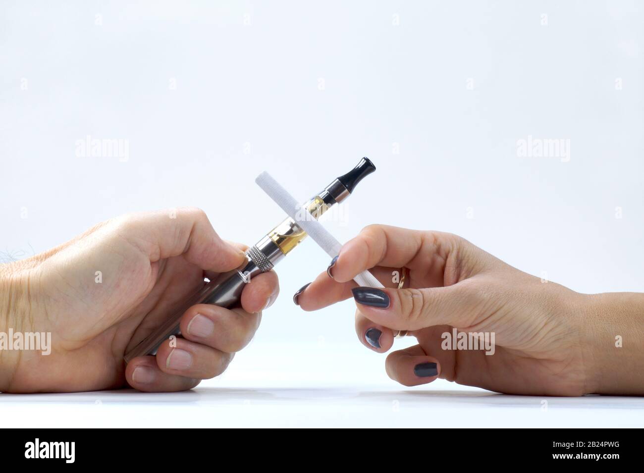 E cigarette liquid hi-res stock photography and images