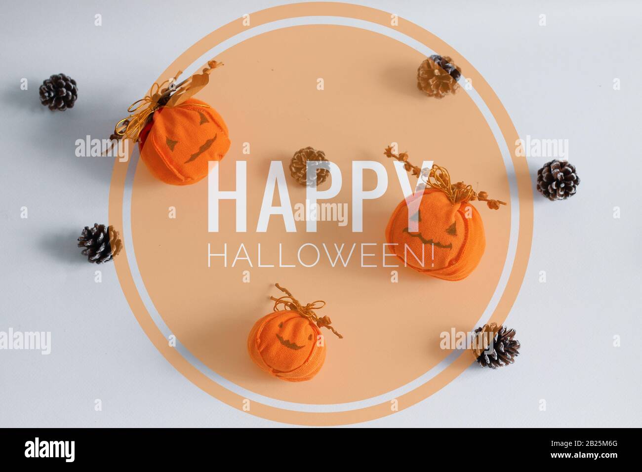 Happy Halloween greetings text against a cute jack o lantern design background Stock Photo