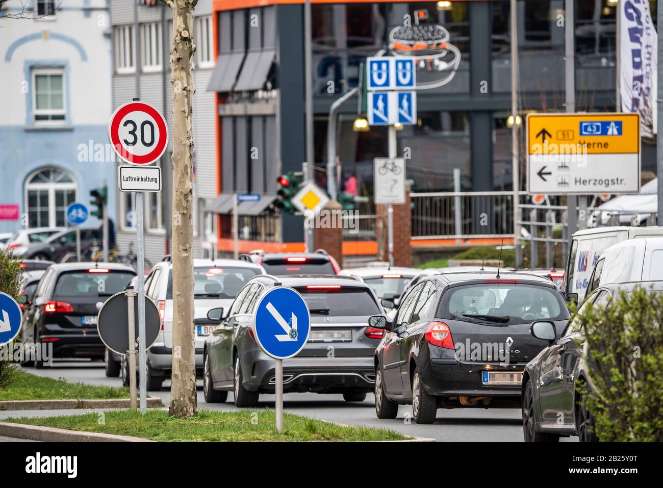 Speed 30 zone on the Herner Strasse, street, in Bochum,  for air pollution control, Germany, Stock Photo